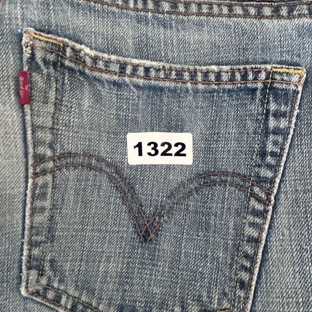 Levis 514 Slim Straight Jeans Mens 32x34 Denim Distressed Workwear 100 Cotton